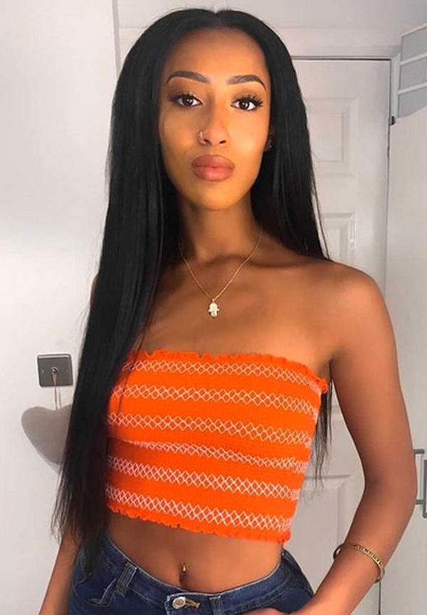 Eve wearing the 24" Deluxe Clips in Natural Black #1B